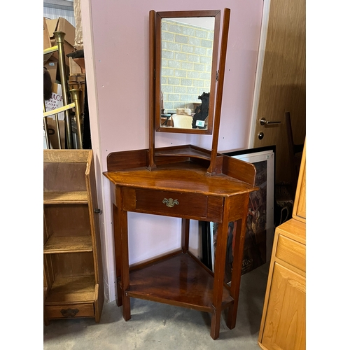 20 - Corner cabinet with mirror