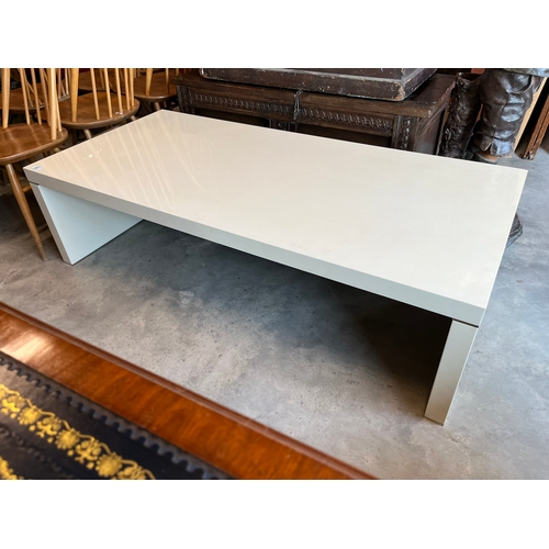 69 - Large Italian gloss coffee table - Turri Carugo made in Italy