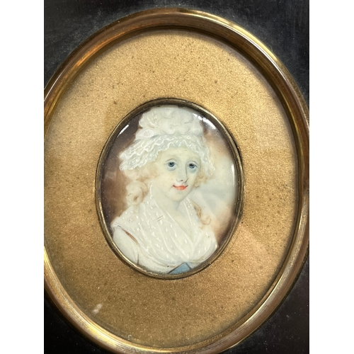 774 - Small antique oval portrait miniature of a lady