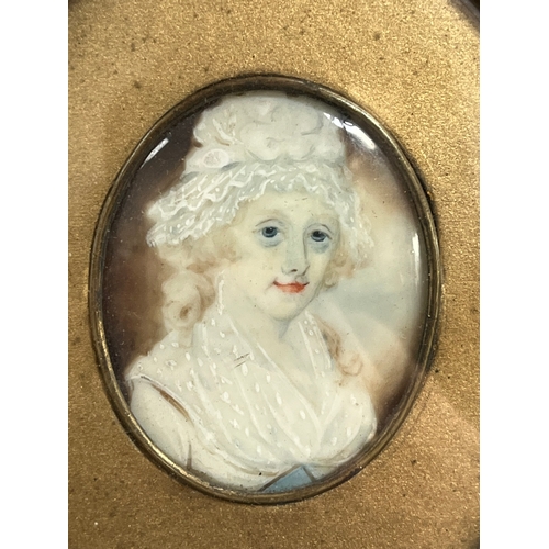 774 - Small antique oval portrait miniature of a lady