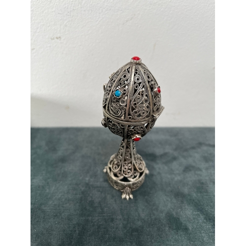 627 - Russian silver filigree egg with lion. With turquoise cabochons