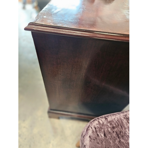 87 - Antique Georgian mahogany chest of drawers