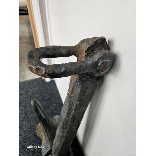 107 - Large Iron ships salvage anchor