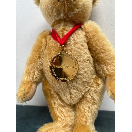 204 - Steiff Manchester United 1902 - 2002 Centenary bear.
Danbury Mint.