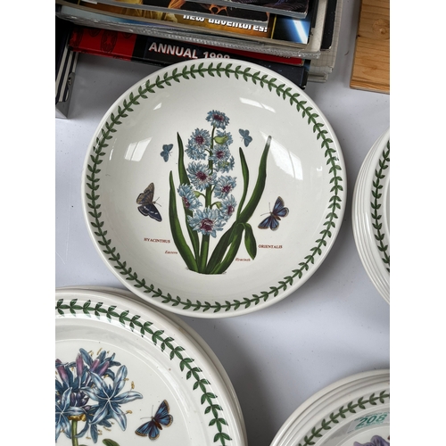 208 - Large collection of portmeirion Botanic Garden plates and bowls 

4 x Small bowls
1 x Toast rack
4 x... 