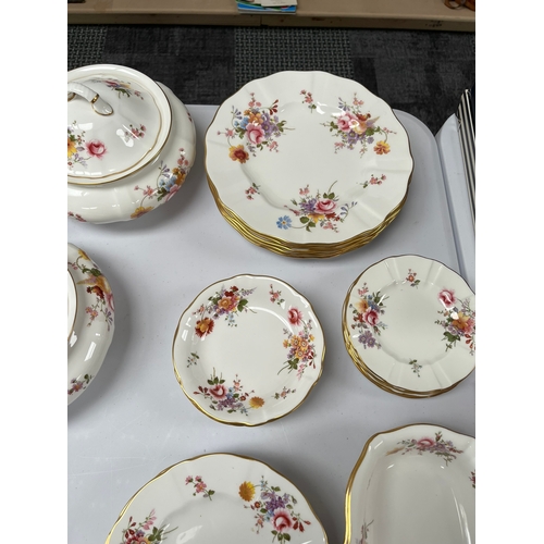 243 - Royal Crown Derby Posies -

6 x large dinner plates
6 x small plates
6 x small bowls 
6 x large bowl... 