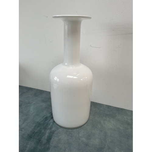 253 - Large Kastrup Holmegaard vase - Otto Brauer

43cm high