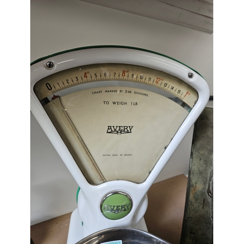 328 - Set of Avery weighing scales