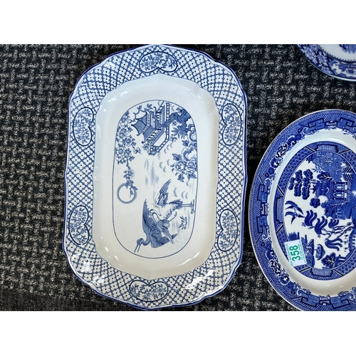 358 - 5 x Blue and white serving plates