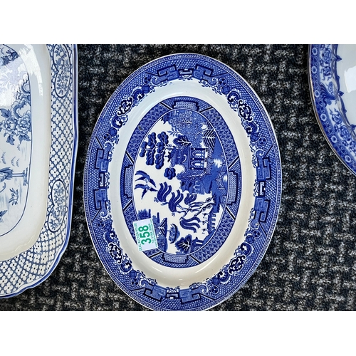 358 - 5 x Blue and white serving plates