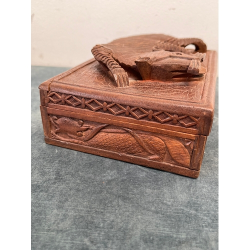 385 - Vintage high relief carved box with tiger