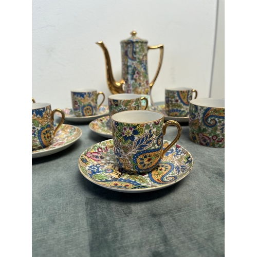 396 - Tea set with teapot, six cups and saucers and sugar bowl