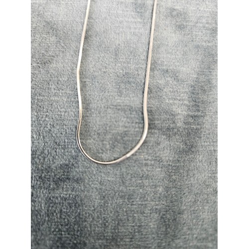 580T - Silver chain + silver color earrings