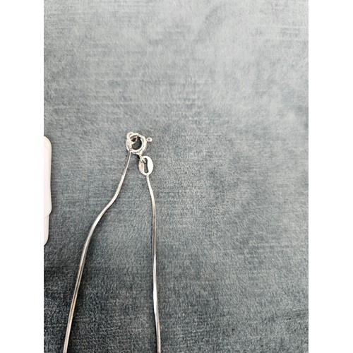 580T - Silver chain + silver color earrings