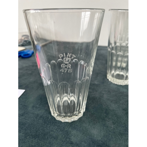 398 - 12 x King George pint glasses