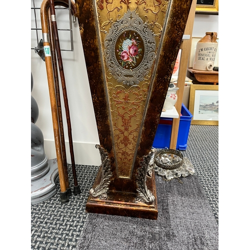 52 - Large pedestal decorated with flowers and metal detail