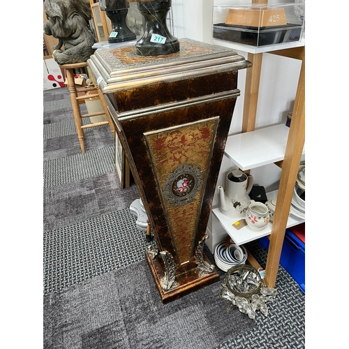 52 - Large pedestal decorated with flowers and metal detail