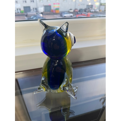 198 - Glass Murano style owl