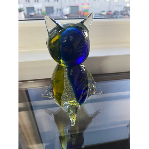 198 - Glass Murano style owl