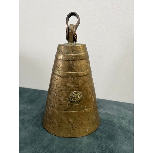 213 - Large antique bronze double temple bell. Decorated with 6 point star