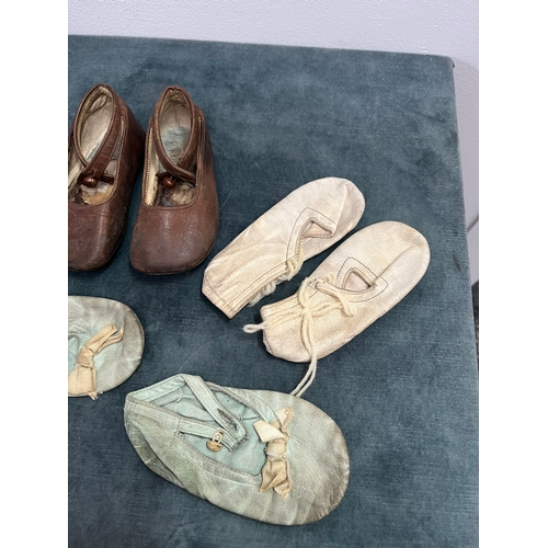 217 - 3 x pairs of vintage leather children's shoes