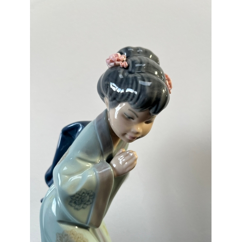 322 - Lladro Spain Japanese Geisha girl