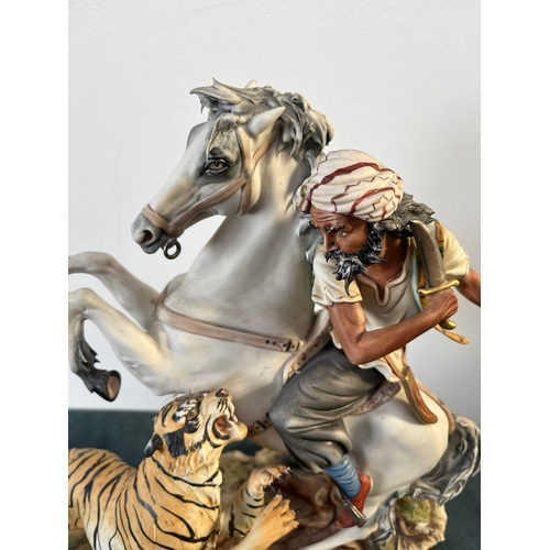 325 - Large Capodimonte Mariani - The Tiger Hunt

Horse has had broken leg and re glued