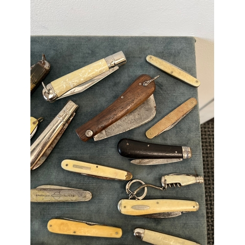 400 - Large lot of various vintage pocket/ pen knives - approximately 40