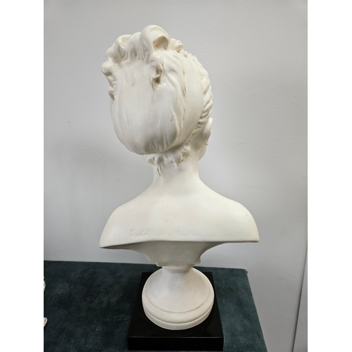 377 - In the style of Jean-Antoine HOUDON (1741-1828)
Bust of Louise Brongniart.