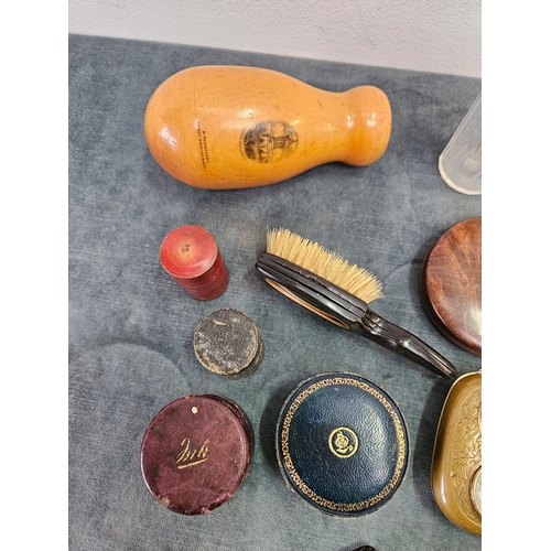 395 - Various compacts, snuff boxes, brush + darning block