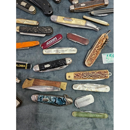 456 - Large assortment of various vintage pocket/ penknives - approximately 38