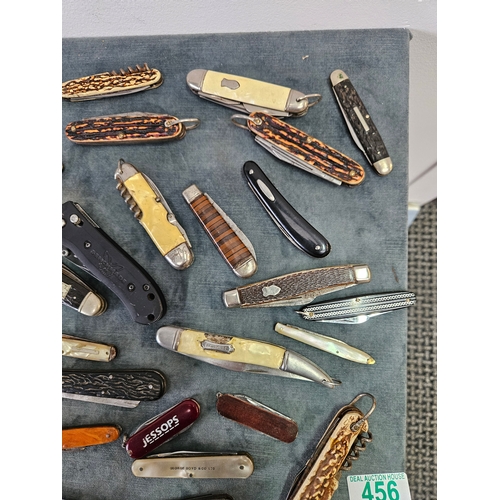 456 - Large assortment of various vintage pocket/ penknives - approximately 38