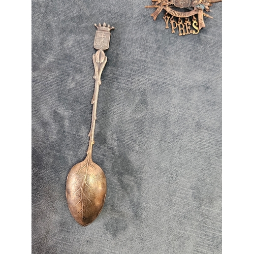 517 - Commemorative Ypres souvenir brooch and spoon