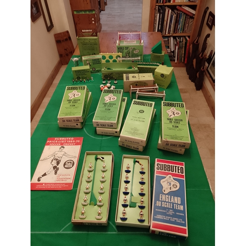 307 - Large selection of vintage Subbuteo and accessories