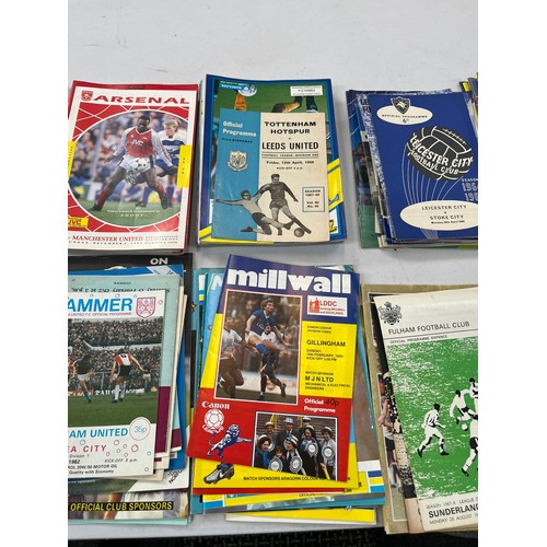 467 - Selection of various vintage and modern football programs 

Arsenal, Tottenham, Leicester, Aston Vil... 