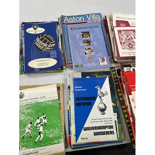 467 - Selection of various vintage and modern football programs 

Arsenal, Tottenham, Leicester, Aston Vil... 