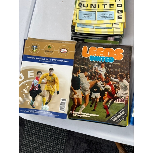 468 - Selection of various vintage and modern football programs 

Cambridge, Lincoln City, Leeds ect