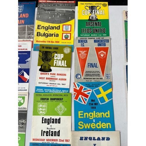 472 - Selection of various vintage and modern football programs 

England World Cup