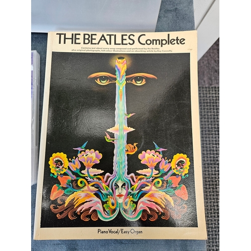 489 - The Beatles anthology, The Beatles Piano Vocal/ Easy Organ and DVD