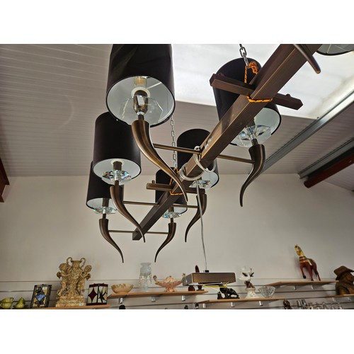 491 - Ilfari Loving Arms Suspension Light - RRP £3198

Could do with new shades as some are dented

150cm ... 