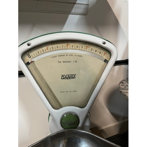 210 - Set of Avery weighing scales