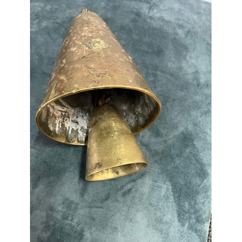 213 - Large antique bronze double temple bell. Decorated with 6 point star