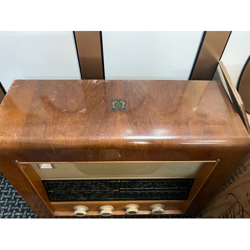 279 - Vintage Bush valve radio - appears to be working