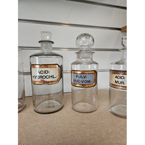 425 - 8 x antique apothecary jars