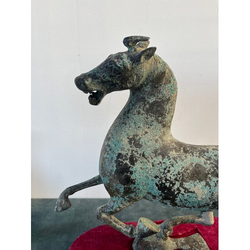 190 - Vintage midcentury bronze Asian style horse sculpture - Flying Horse