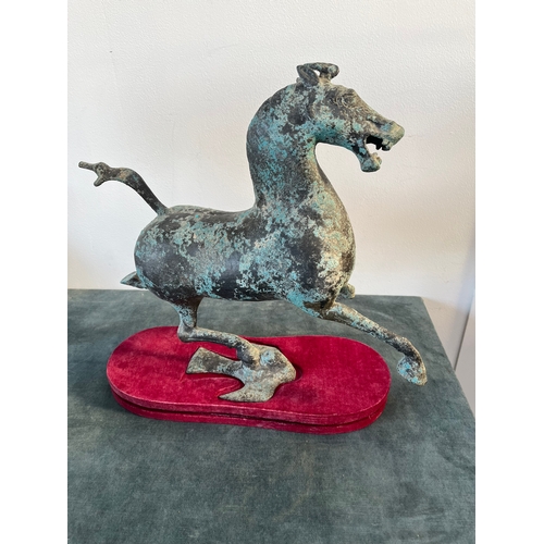 190 - Vintage midcentury bronze Asian style horse sculpture - Flying Horse