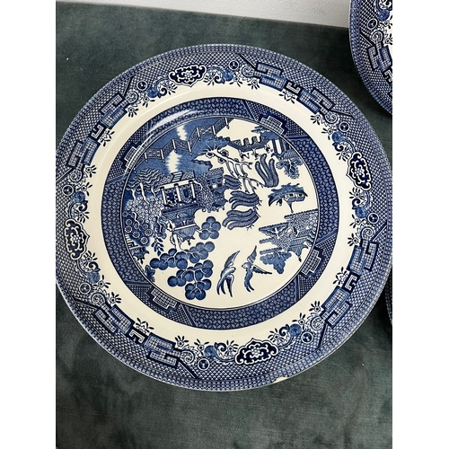 256 - Churchill blue and white plates