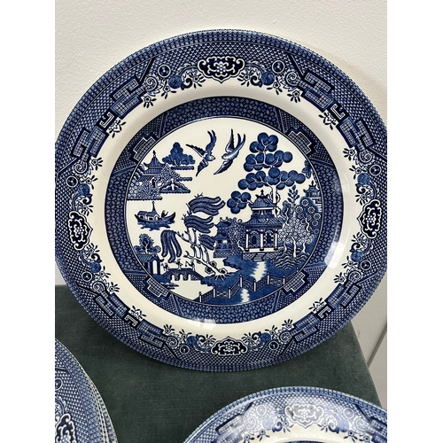 256 - Churchill blue and white plates