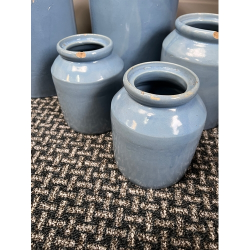 281 - 5 x Blue pottery jars