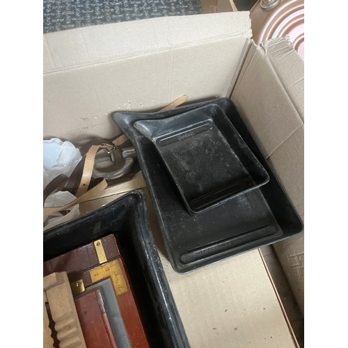 289 - 2 x boxes of assorted camera/ photographic equipment - including developing tanks